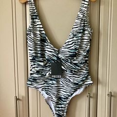 Pieces swimsuit BNWT (14)