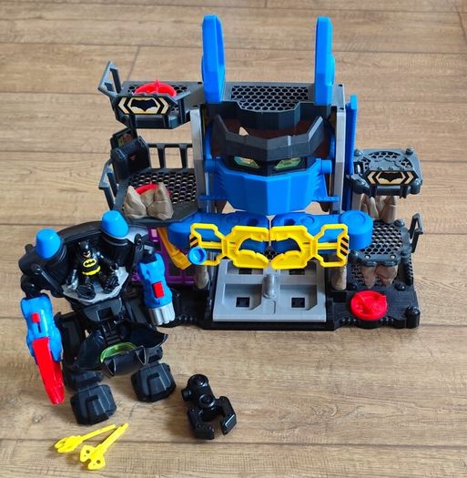IMAGINEXT Batman Robo Batcave PlaySet with Batman Robot and  Superman Robot