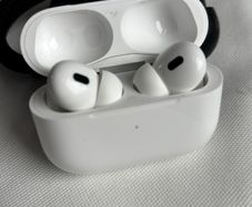 Apple AirPods Pro (1st Generation)