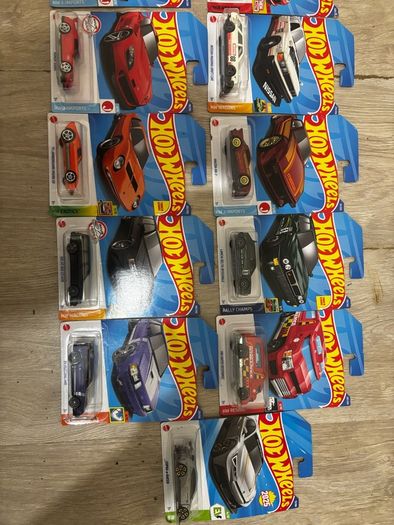 Huge bundle of hotwheels