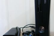 Xbox360 slim 250GB +1Pad