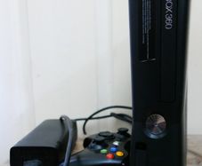 Xbox360 slim 250GB +1Pad