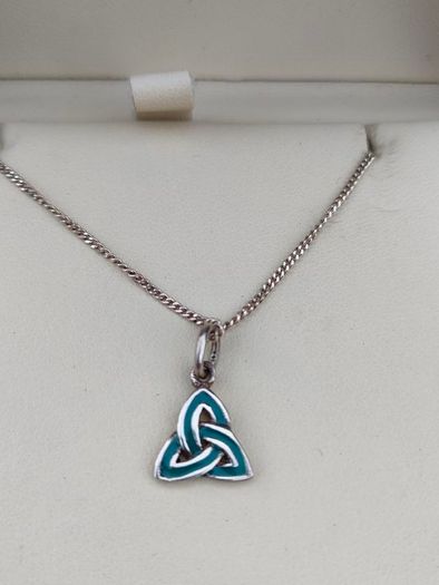 Sterling silver Celtic knot pendant necklace
