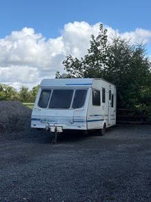 Caravan trailer