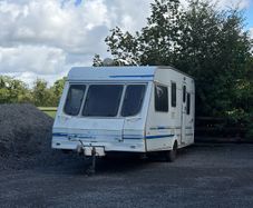 Caravan trailer