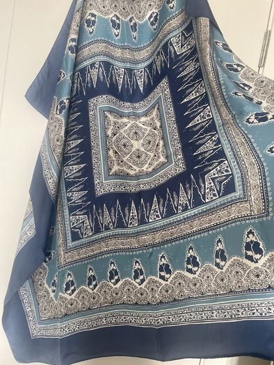 Massimo Dutti Extra Large Silk Scarf