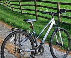 Carrera bike. Cycle Hybrid bike