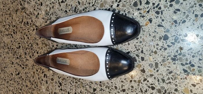 Bally Ballet pumps black white leather