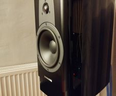 Dynaudio  Contour 20i Black high gloss.