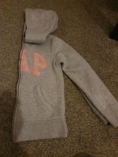 GAP Long Sleeve Zipped Hoodie ... Size: Age: 8 Years ... Price Drop