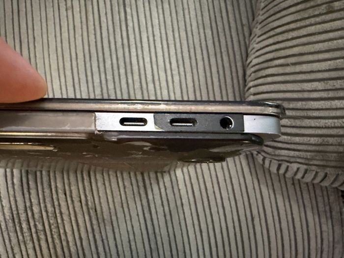 Apple MacBook Pro 15" i7 2.7GHz Touch Bar A1707 (EMC 3072) Late 2016 16GB RAM / 512GB Flash Drive / Dual GPU / Pristine condition