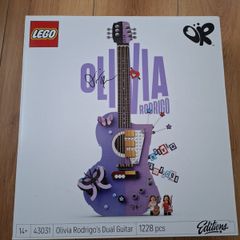 LEGO Editions 43031 Olivia Rodrigo's Dual Guitar