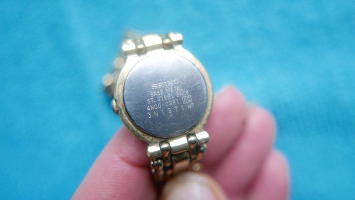 SEIKO Ladies Watch 4N00-371 WP Gold Tone Quartz Analog Ladies Watch