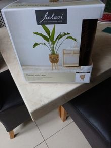 Planter With Legs..   B.N.W.T.  In The Original  Box.