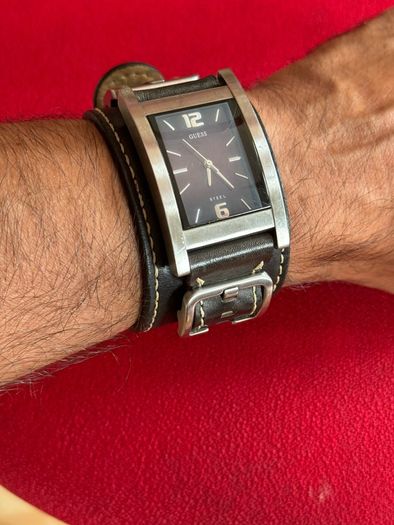 GUESS Men's watch + strap extra