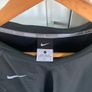 Nike light weight running top Image 3