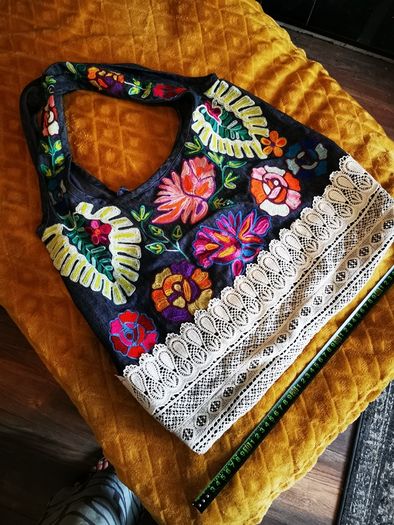 Floral embroidered bag