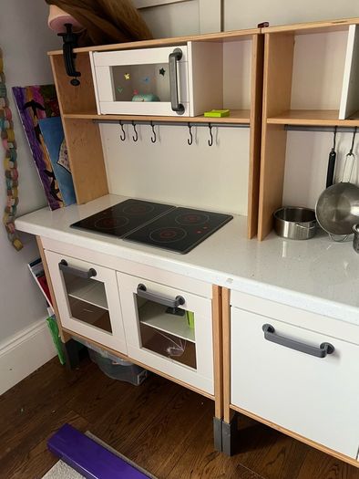 kids play kitchen