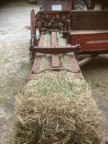 Massy 120 square bailer
