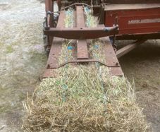 Massy 120 square bailer