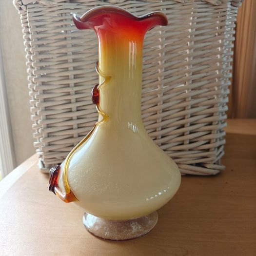 Vibrant stunning art glass vase Murano style