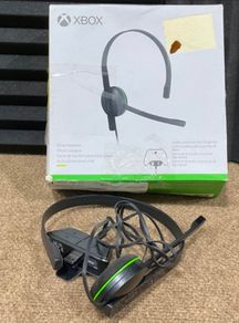 xbox 360 Accessory, headphone with mic and adapter to connect to joystick.