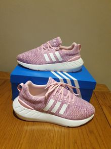 New Adidas Swift run 22 size 4uk