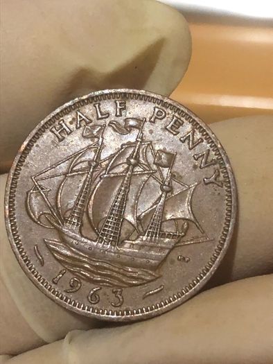 Elizabeth Halfpenny  x28 Pictures of each coin