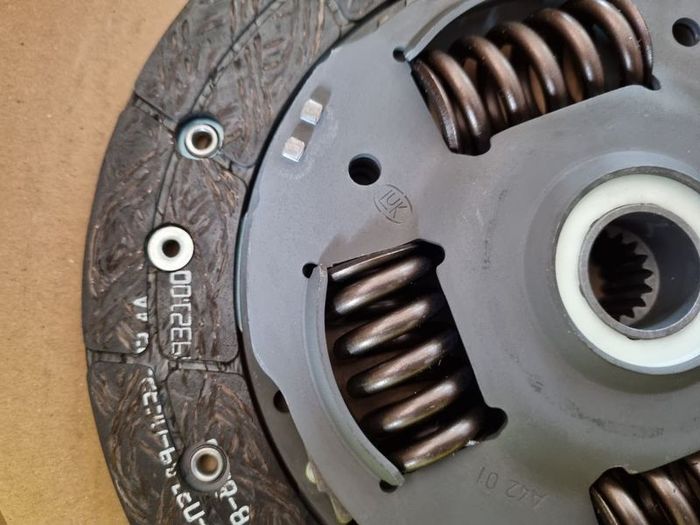 Ford Mazda Luk Clutch Kit 2 Bnib
