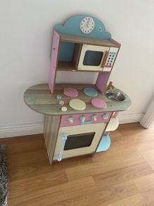 Toy Kitchen - free for 1st to collect