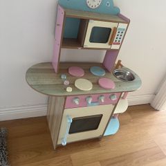 Toy Kitchen - free for 1st to collect