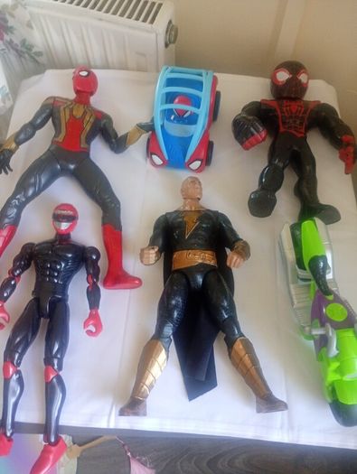 superhero figures