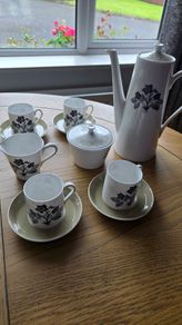 Tuscan wild strawberry coffee set