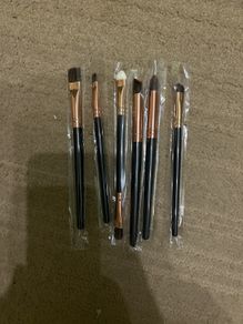 6 x makeup brushes