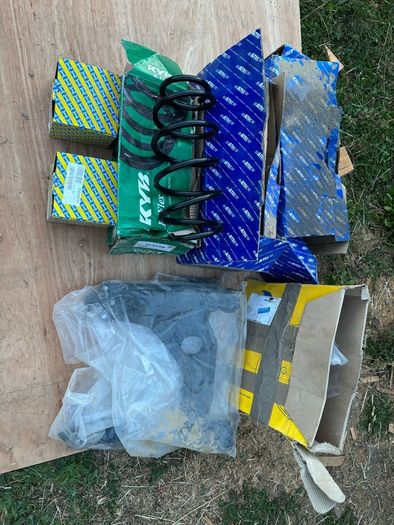 Car Parts - Full front suspension kit - NEW
