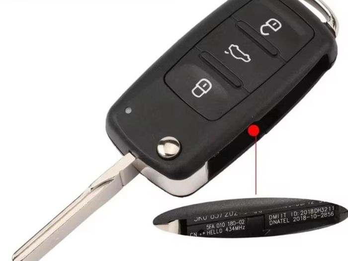 Shell For VW Car Key with blade for Beetle/Caddy/Eos/Golf/Jetta/Polo/Scirocco/Tiguan/Touran/UP Blank Car Keys Remote Flip 3 Buttons