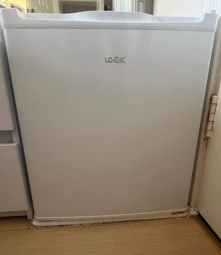 Logik mini fridge