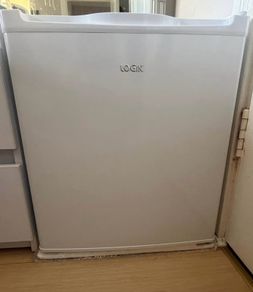 Logik mini fridge