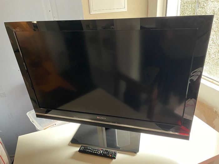 Sony 37" TV (not smart)