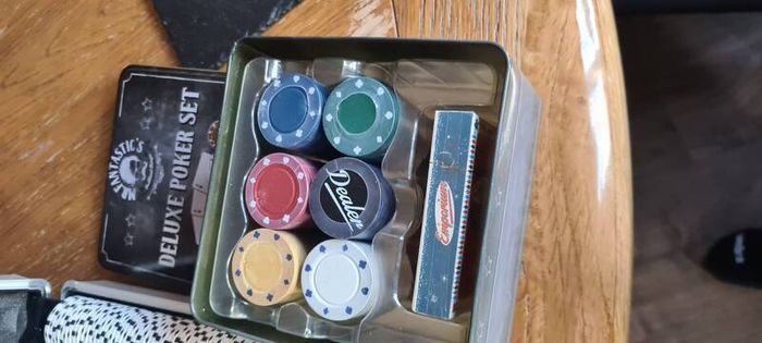 poker chip set