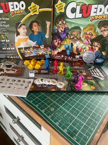 CLUEDO JUNIOR by Hasbro Gaming 2018 - Case of the Broken Toy (5+) - Complete