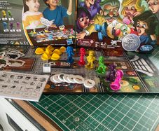 CLUEDO JUNIOR by Hasbro Gaming 2018 - Case of the Broken Toy (5+) - Complete