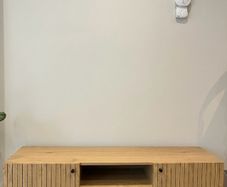 JYSK HEMDRUP TV Bench 2 Doors - Warm Oak/Black - As New