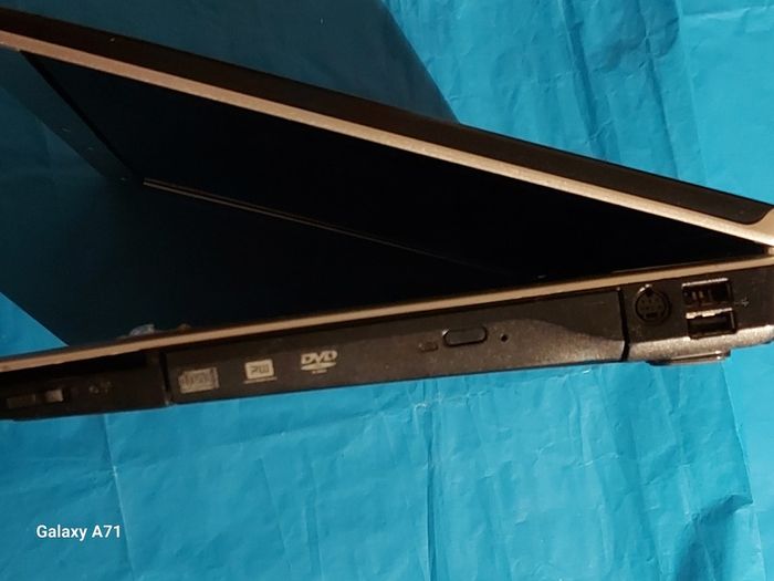 Dell Inspiron 1525, Model PP26L, Windows 7 Professional, 3GB Ram, 250GB HDD, Intel Pentium Dual CPU T2330 1.6GHz, Firefox, Opera, Chrome, and VLC