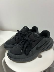 Nike Uplift 42