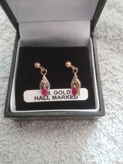ladies 9ct gold earrings