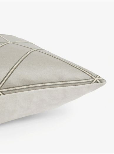 Next Cushion New