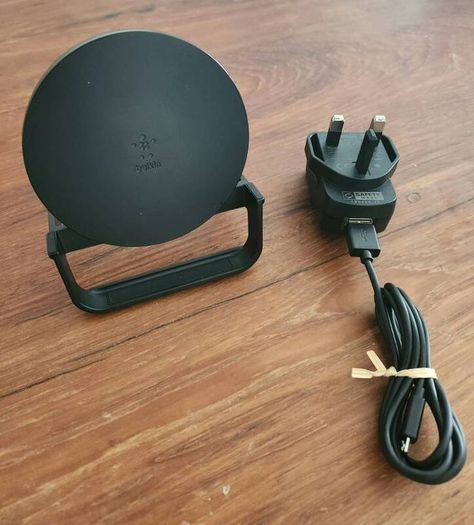 Belkin QI Boost Up Fast Wireless Charging Stand 10w w/ LED indicator