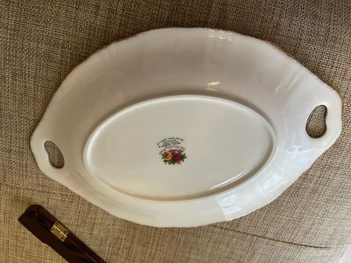 Vintage Royal Albert Old Country Roses Oval Tray With Heart Cut Out Handles 9.5"