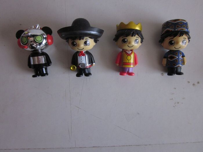 Bonkers Ryan's World Figures X12